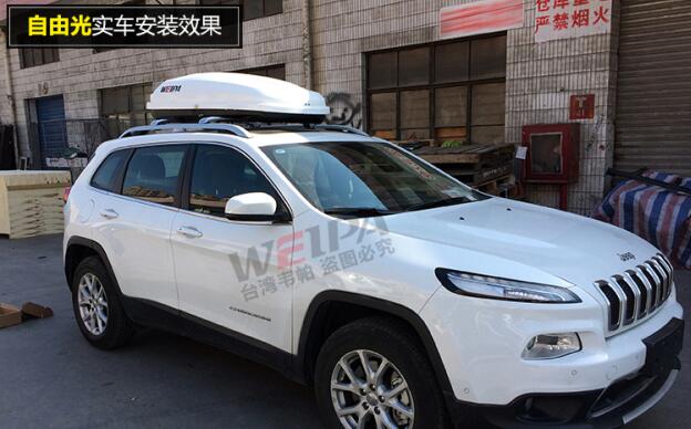友情提示：快過年了，再不裝個車頂行李箱就遲啦